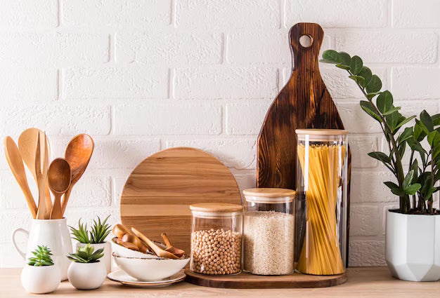 Kitchen & Dining